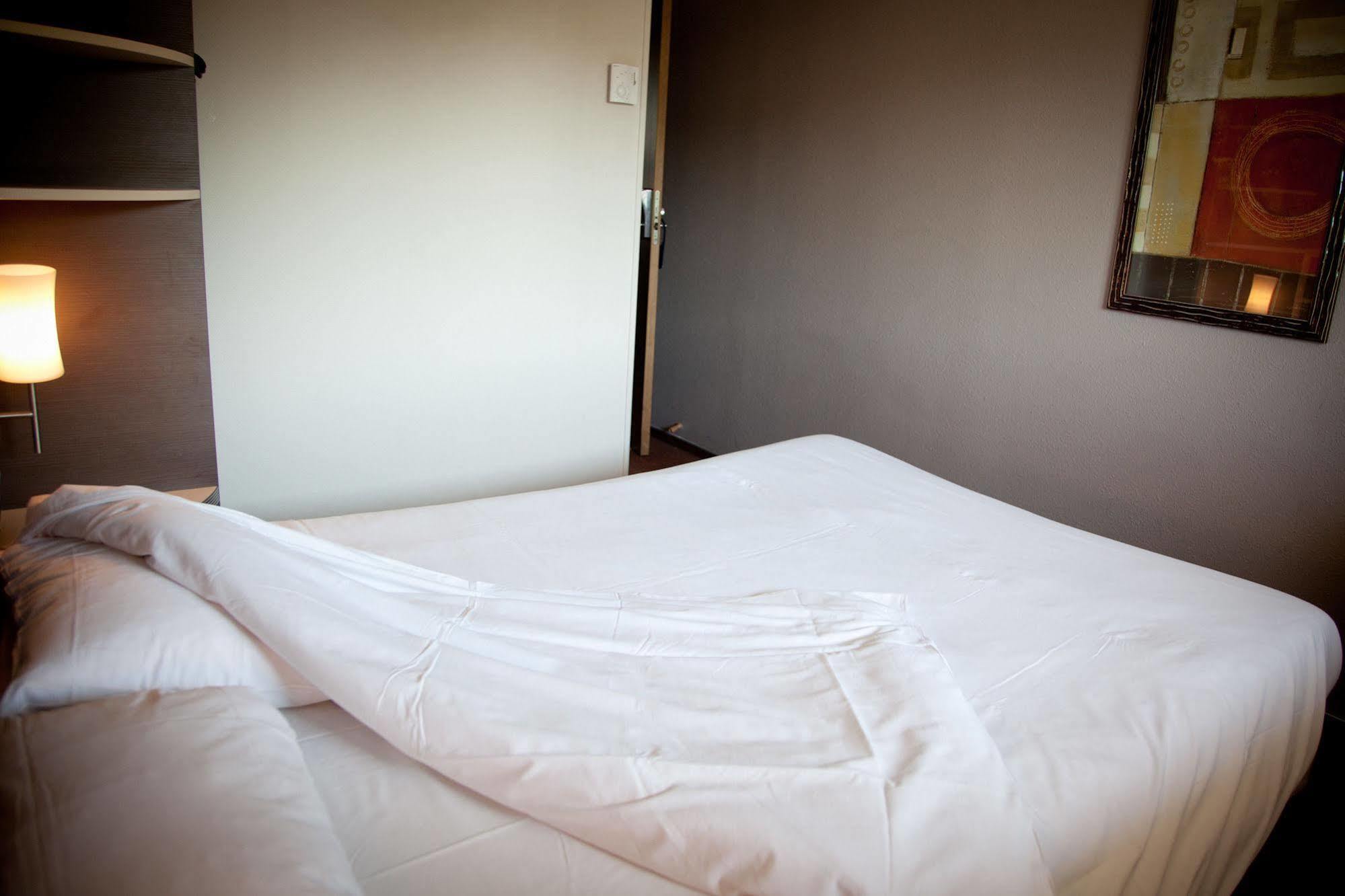 B&B Hotel Pau Zenith Екстериор снимка
